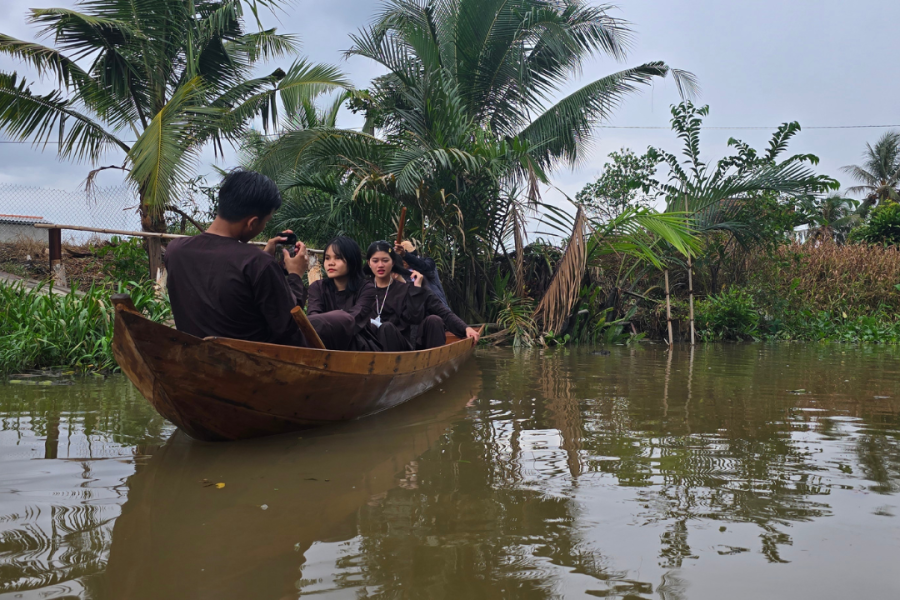 Mekong Life & Local Secrets Experience Full-Day Sustainable & Non-Touristy Journey from Saigon